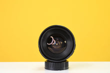 Load image into Gallery viewer, Canon New FD NFD 17mm f4 MF Wide Angle Lens

