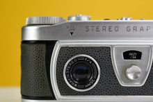 Load image into Gallery viewer, Wray London Stereo Graphic Film Camera
