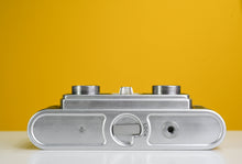 Load image into Gallery viewer, Wray London Stereo Graphic Film Camera

