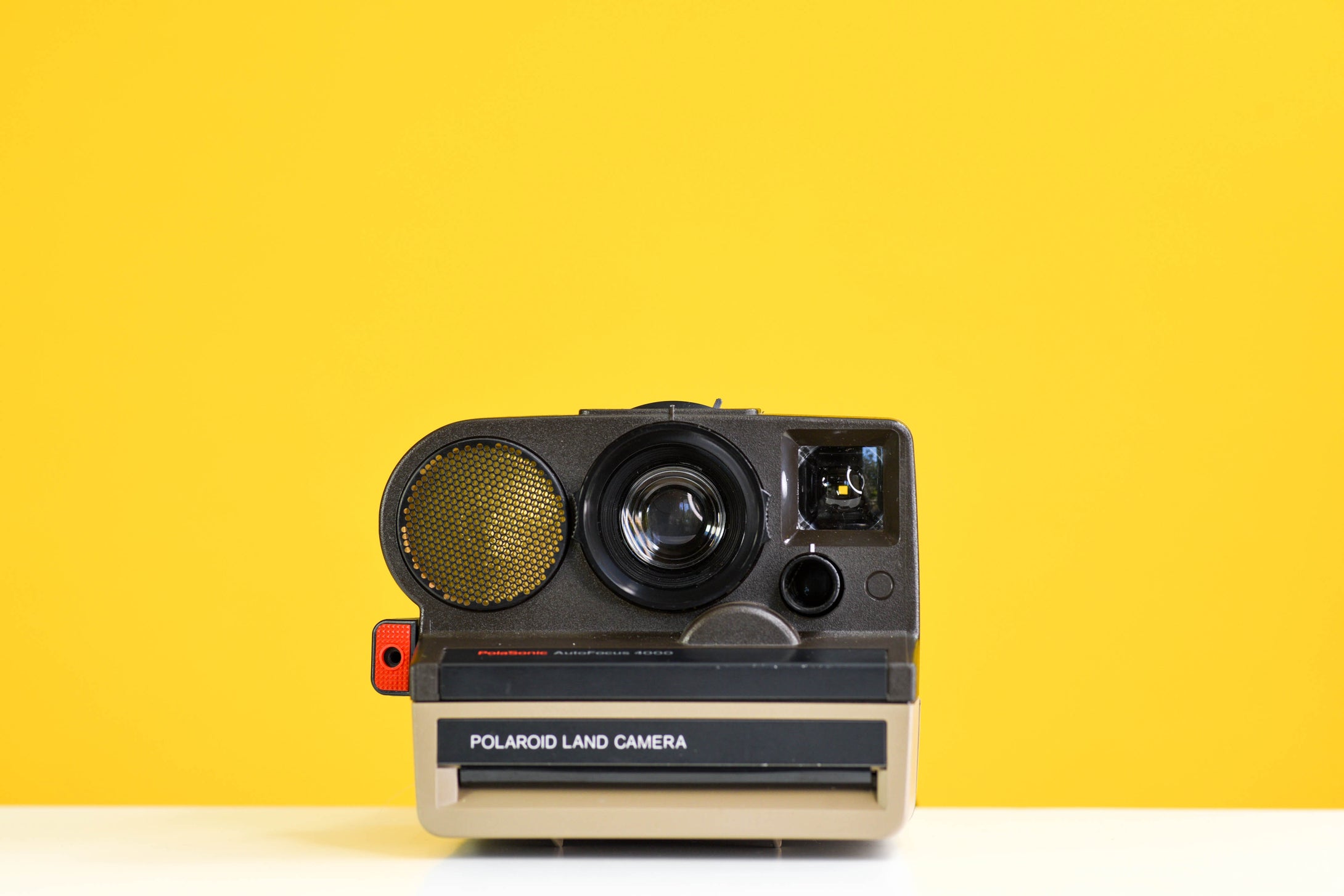 Polaroid PolaSonic Autofocus 4000 Instant Film Camera