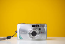 Load image into Gallery viewer, Canon Sure Shot Z155 Vintage 35mm Fim Camera (Autoboy 155/ Prima Super)
