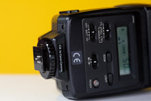 Load image into Gallery viewer, Sunpak Powerzoom 4000 AF Flash For Canon Cameras
