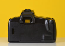 Load image into Gallery viewer, Minolta Dynax 300si 35mm Film Camera with 28mm f2.8 Lens
