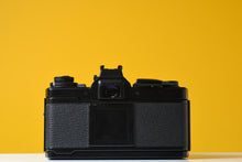 Load image into Gallery viewer, Olympus OM4 35mm Film Camera with Zuiko 50mm f1.8 Prime Lens
