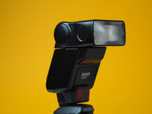 Load image into Gallery viewer, Nissin 132AF Minolta Flash
