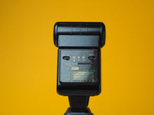 Load image into Gallery viewer, Nissin 132AF Minolta Flash
