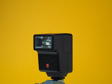 Load image into Gallery viewer, Pentax AF200S Flash
