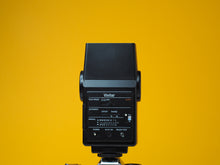 Load image into Gallery viewer, Vivitar Auto Thyristor 550FD Flash
