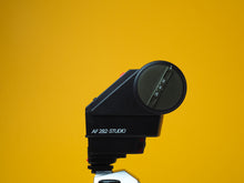 Load image into Gallery viewer, Osram AF282Studio Flash
