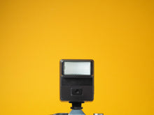 Load image into Gallery viewer, Canon Speedlite 177A Flash
