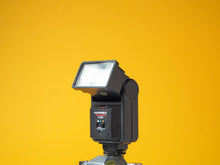 Load image into Gallery viewer, Hanimex TZ325 Flash
