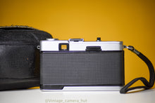 Load image into Gallery viewer, Olympus Trip 35 Vintage 35mm Film Camera with Zuiko 40mm f2.8 Lens and Lens Cap and Leather Case
